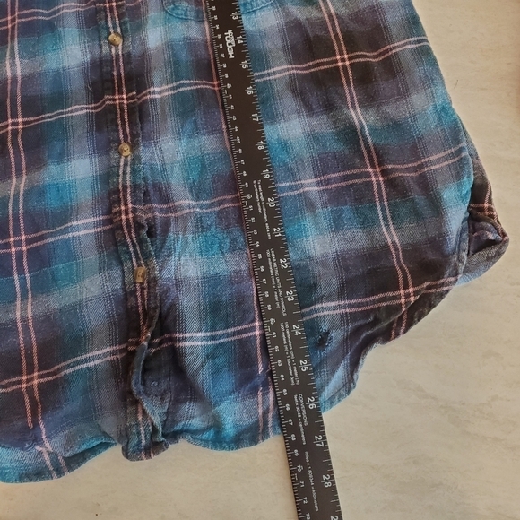 AMERICAN Eagle Flannel Button Up Shirt Womens Small Destroyed Blue Pink Plaid - Picture 7 of 13
